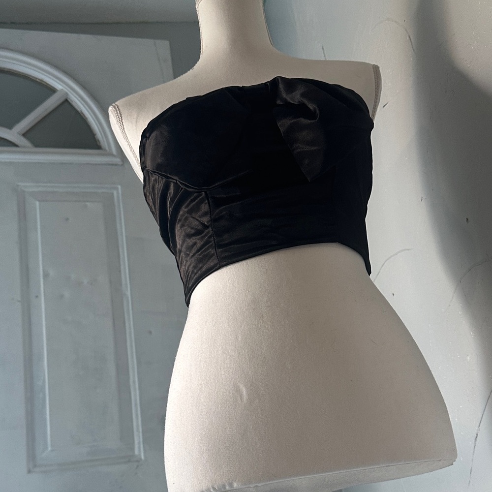 Nasty Gal Black Satin Crop Top - Picture 5 of 14